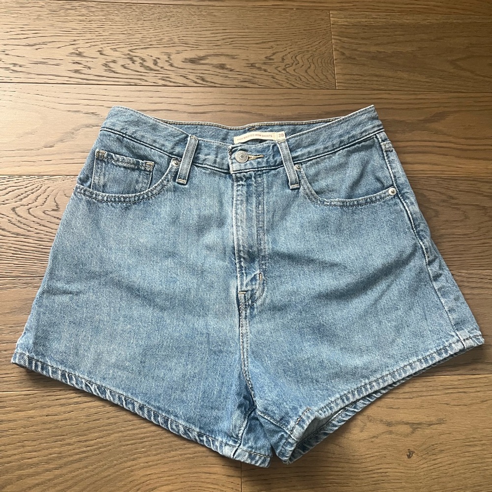 LEVIS Classic Blue Denim Women's Shorts